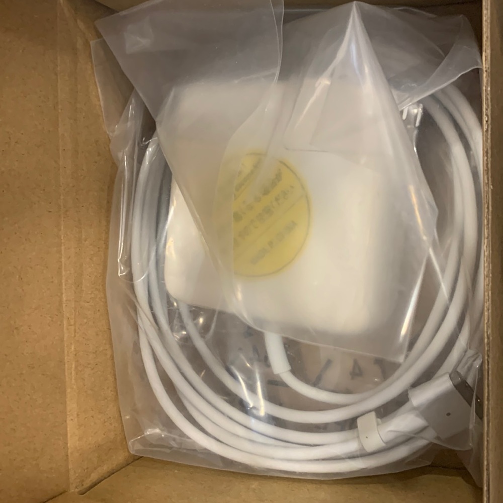 Apple 45w magsafe 2 power adapter for MacBook Air